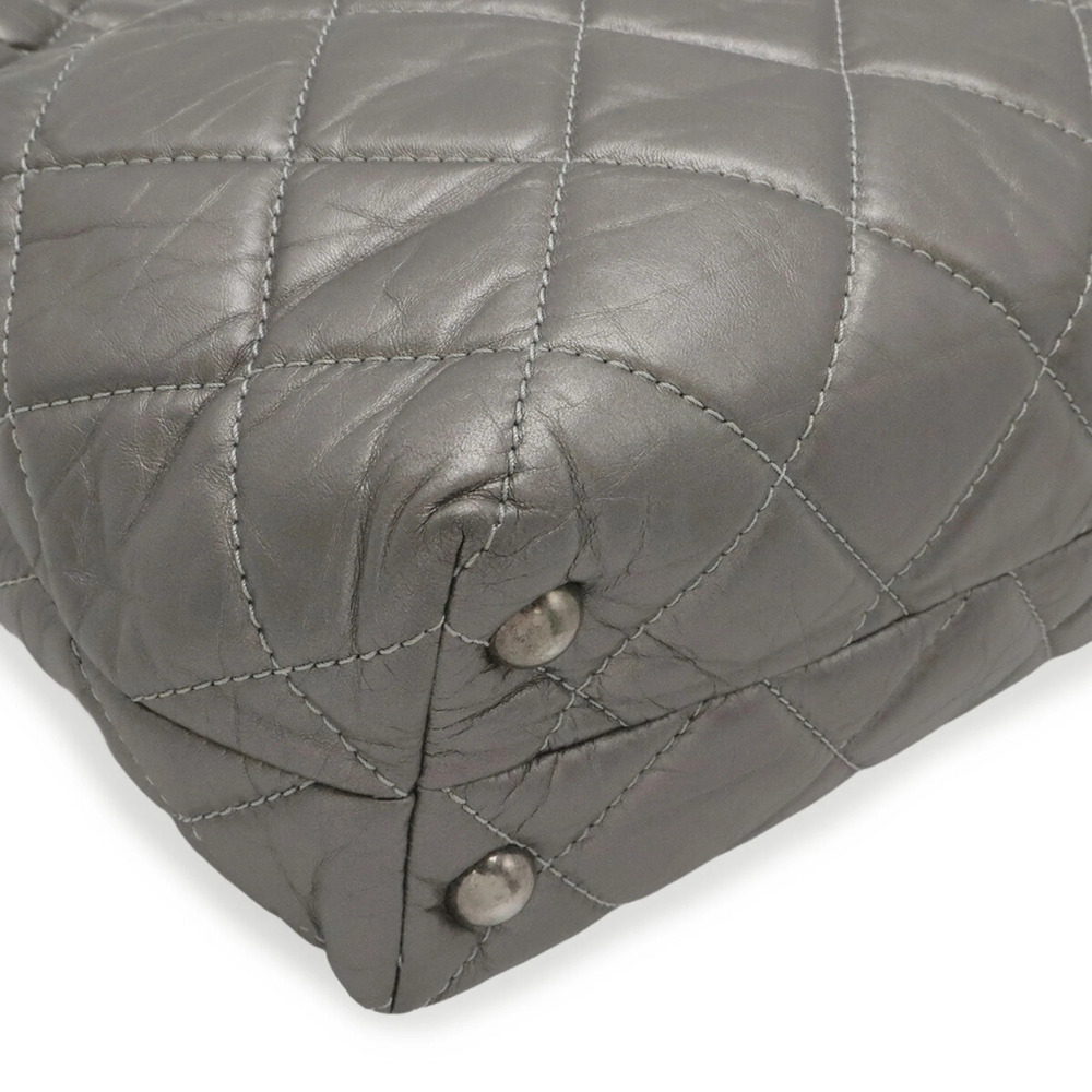 CHANEL Silver Leather Shoulder Bag - Picture 4 of 10